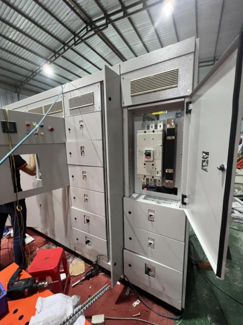 Tủ phân phối 100a, 6 MCCB